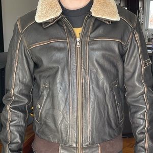 Real leather jacket. Danier excellent condition.